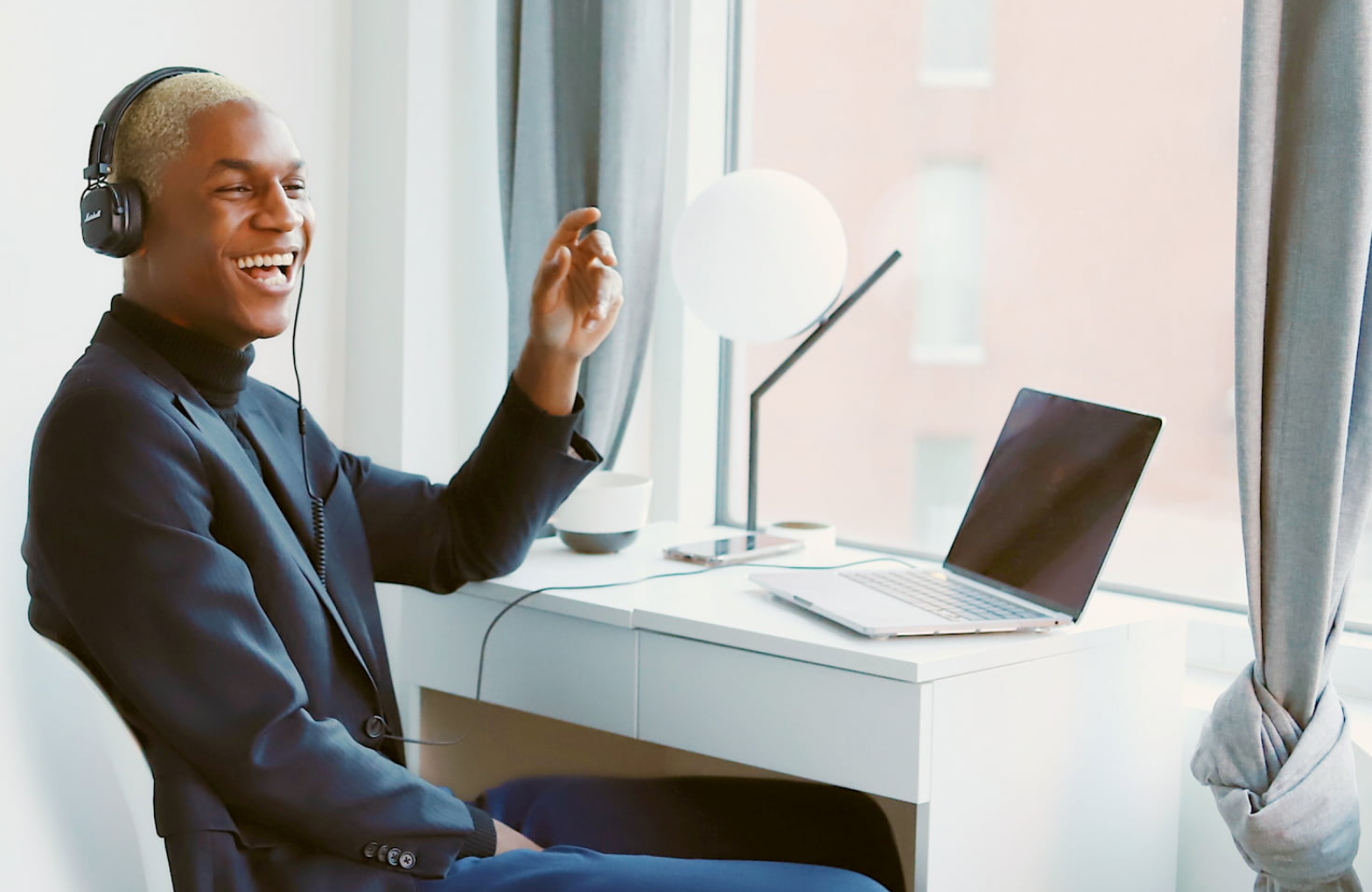 Deal Desk 101 How to build a crossfunctional deal desk team